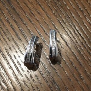 Fine Jewelry Elegant 14kt Gold Hoop Earrings Natural Diamonds